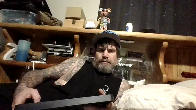 Snapshot of clitstitsandbongrips chatting on October 17, 2:52 pm clitstitsandbongrips online show from October 17, 2:52 pm