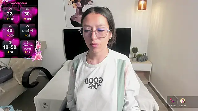 Snapshot of Scarlett__bell chatting on February 18, 12:39 pm Scarlett bell online show from February 18, 12:39 pm