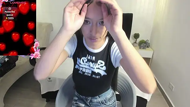 Snapshot of Scarlett__bell chatting on March 20, 12:53 pm Scarlett bell online show from March 20, 12:53 pm