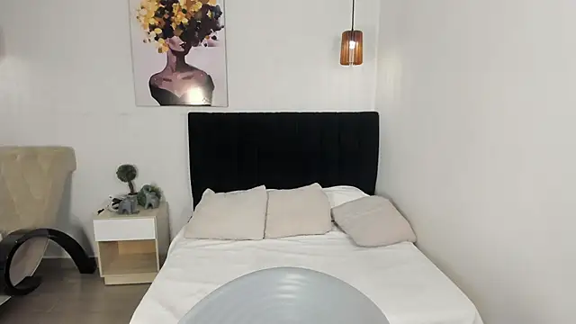 Snapshot of Scarlett__bell chatting on September 30, 1:27 pm Scarlett bell online show from September 30, 1:27 pm