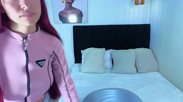 Snapshot of Scarlett__bell chatting on October 1, 1:17 pm Scarlett bell online show from October 1, 1:17 pm