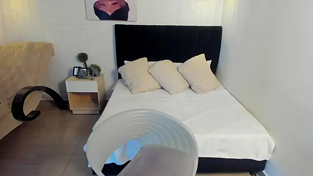 Snapshot of Scarlett__bell chatting on October 9, 12:58 pm Scarlett bell online show from October 9, 12:58 pm