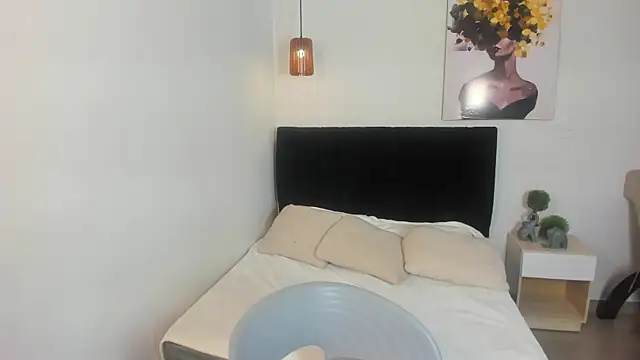 Snapshot of Scarlett__bell chatting on October 22, 1:22 pm Scarlett bell online show from October 22, 1:22 pm