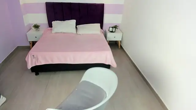 Snapshot of Scarlett__bell chatting on January 6, 12:53 pm Scarlett bell online show from January 6, 12:53 pm