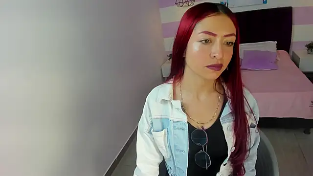 Snapshot of Scarlett__bell chatting on February 5, 1:27 pm Scarlett bell online show from February 5, 1:27 pm