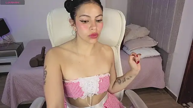 Eliie Ruizz online show from December 16, 4:28 am