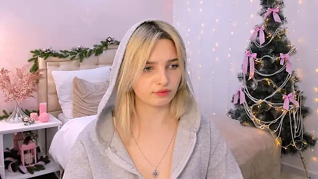 tendermeow online show from December 20, 7:28 pm