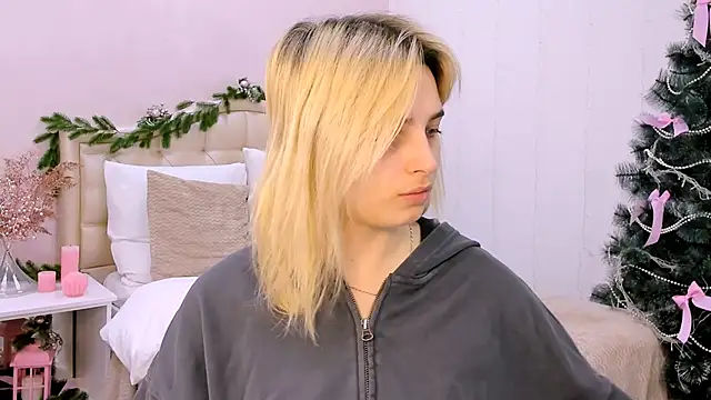 tendermeow online show from January 17, 1:13 pm
