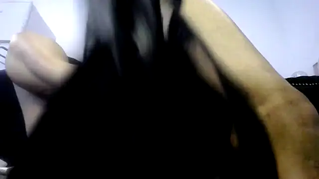 Niquitasparkles online show from February 7, 12:20 am