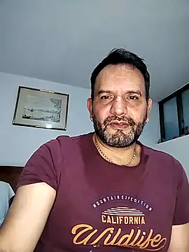 RogueTraveler online show from February 14, 1:23 am