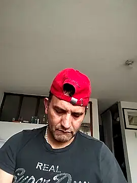 RogueTraveler online show from March 18, 6:26 pm