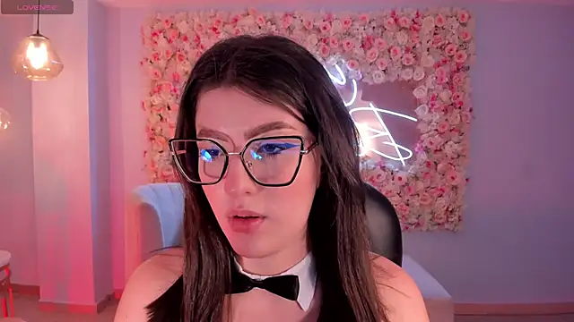 Snapshot of AmberFarrell chatting on February 19, 2:01 am AmberFarrell online show from February 19, 2:01 am
