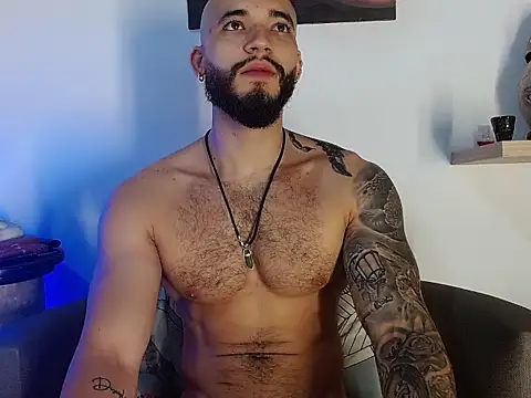 Morgann jones online show from May 31, 3:19 pm