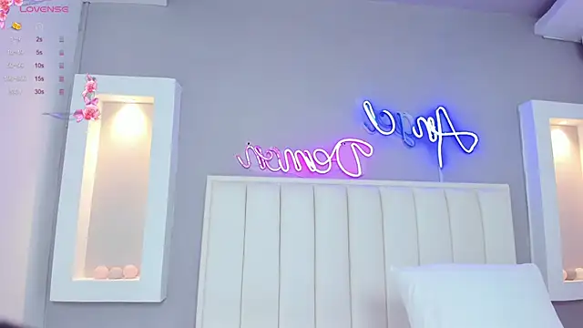 HannaPaola online show from February 10, 10:40 pm