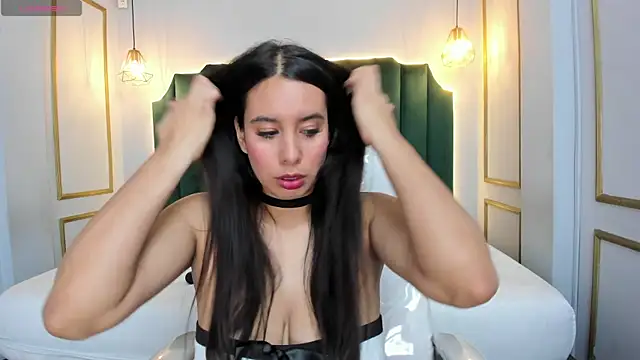 HannaPaola online show from March 8, 10:45 pm