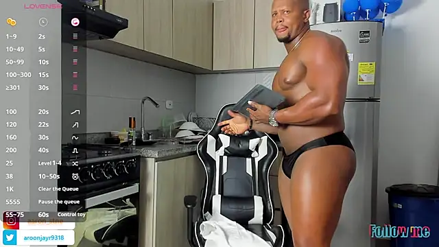 Aaron ST online show from October 24, 9:11 pm