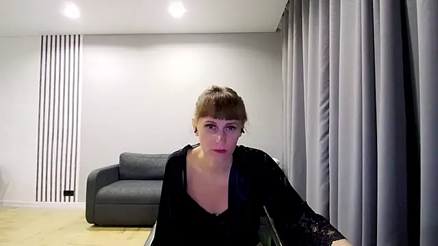 Daniella Lorente online show from December 17, 4:34 am