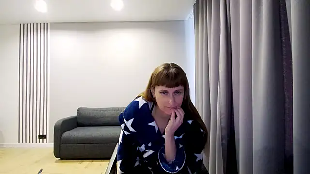 Daniella Lorente online show from February 28, 5:37 am