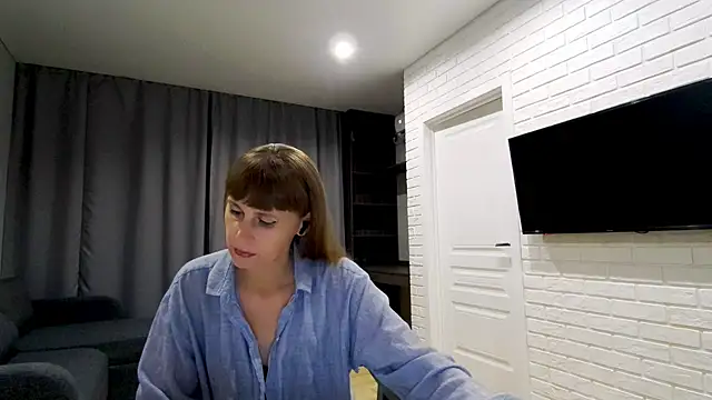 Daniella Lorente online show from July 5, 7:32 pm