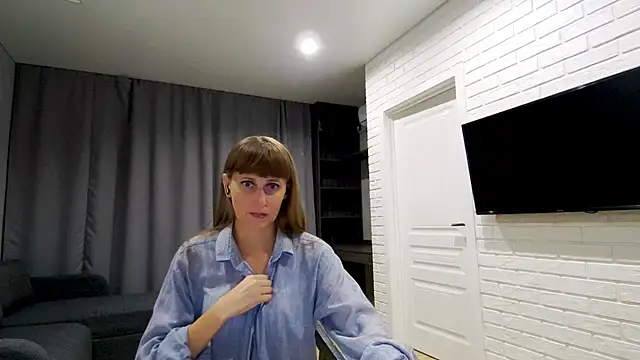 Daniella Lorente online show from July 8, 11:20 pm
