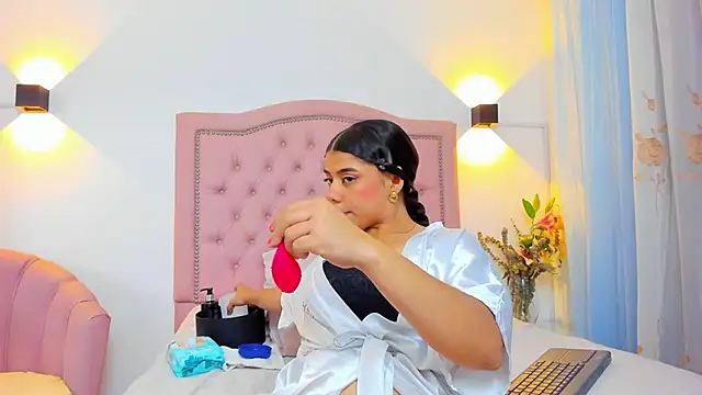 Snapshot of JulieeHabubu chatting on September 25, 3:10 am JulieeHabubu online show from September 25, 3:10 am