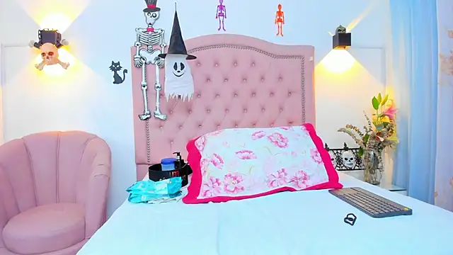 Snapshot of JulieeHabubu chatting on October 26, 3:01 am JulieeHabubu online show from October 26, 3:01 am