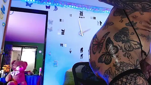 Snapshot of goddess_BigassCock chatting on October 15, 7:58 pm goddess BigassCock online show from October 15, 7:58 pm