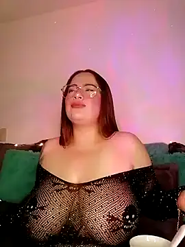 soofy   online show from December 22, 4:20 am