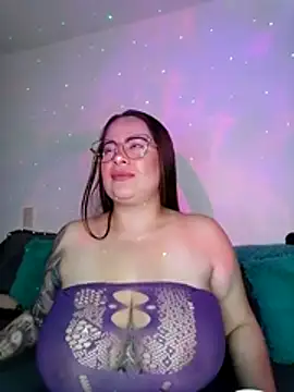 soofy   online show from March 6, 5:04 am