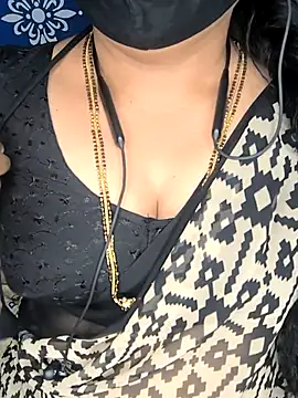 Snapshot of Queen_sakshi chatting on February 9, 4:55 pm Queen sakshi online show from February 9, 4:55 pm