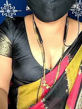 Snapshot of Queen_sakshi chatting on March 11, 6:03 pm Queen sakshi online show from March 11, 6:03 pm