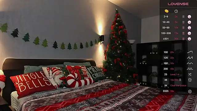 hannacheekss  online show from December 17, 10:12 am