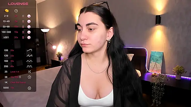 hannacheekss  online show from January 24, 1:56 am