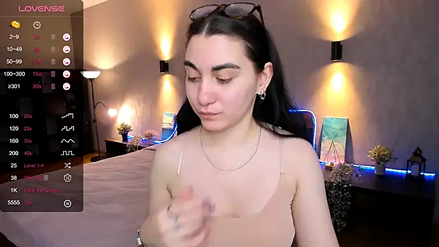 hannacheekss  online show from January 25, 5:07 am