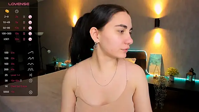 hannacheekss  online show from January 27, 5:36 am