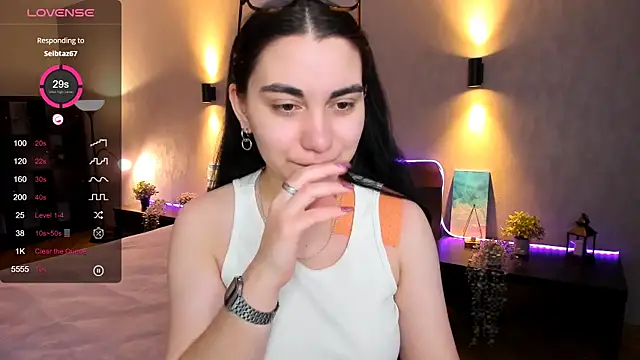 hannacheekss  online show from January 29, 2:09 am