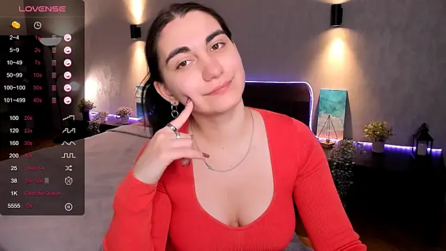 hannacheekss  online show from February 12, 7:55 am