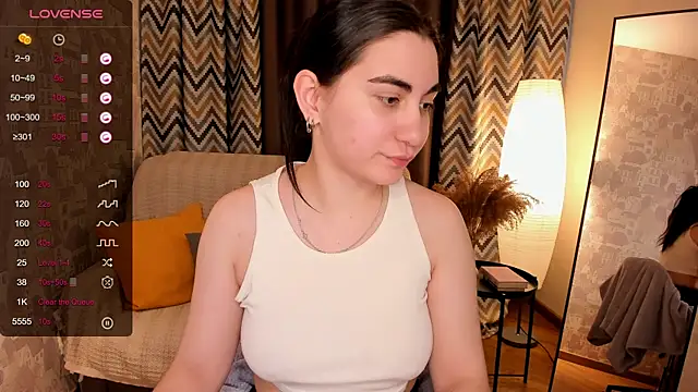 hannacheekss  online show from February 15, 1:53 am