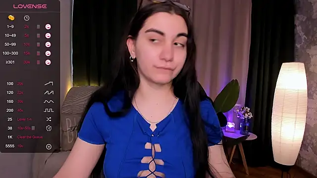 hannacheekss  online show from February 26, 5:09 am