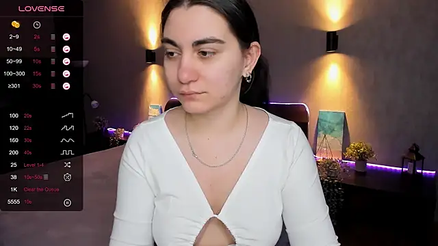 hannacheekss  online show from March 17, 1:57 am