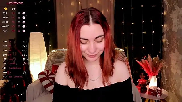 hannacheekss  online show from December 22, 2:41 am