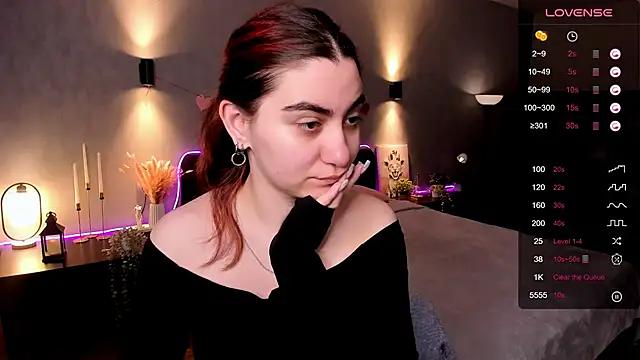 hannacheekss  online show from March 26, 2:06 am