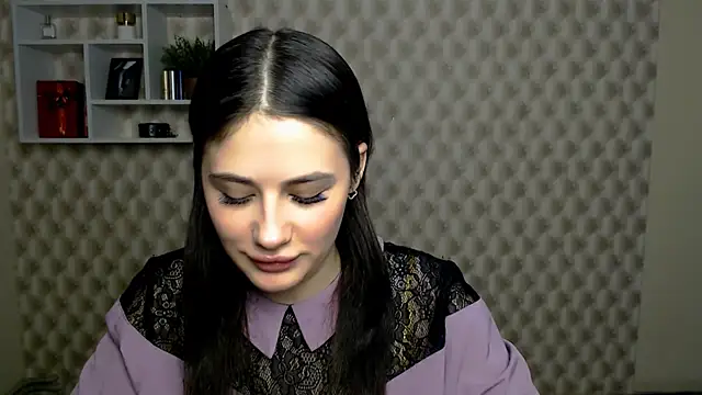 Snapshot of AliceSexyyy_ chatting on December 24, 7:22 pm AliceSexyyy  online show from December 24, 7:22 pm