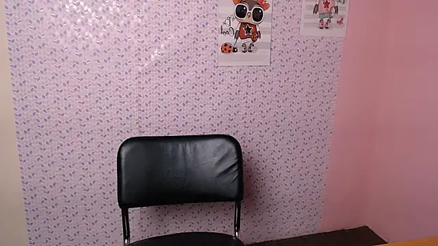 Snapshot of AliceSexyyy_ chatting on February 4, 7:22 pm AliceSexyyy  online show from February 4, 7:22 pm