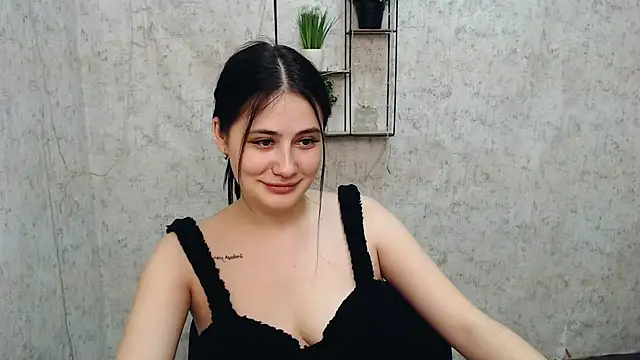 Snapshot of AliceSexyyy_ chatting on February 19, 1:29 am AliceSexyyy  online show from February 19, 1:29 am