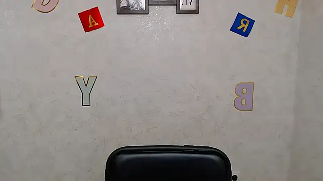 Snapshot of AliceSexyyy_ chatting on February 25, 12:24 pm AliceSexyyy  online show from February 25, 12:24 pm