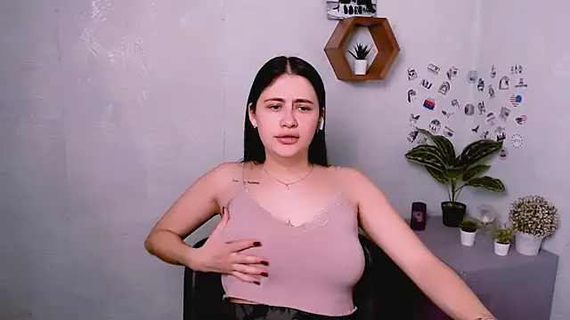 Snapshot of AliceSexyyy_ chatting on September 17, 6:20 pm AliceSexyyy  online show from September 17, 6:20 pm