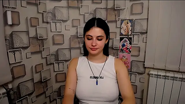 Snapshot of AliceSexyyy_ chatting on October 8, 9:40 am AliceSexyyy  online show from October 8, 9:40 am