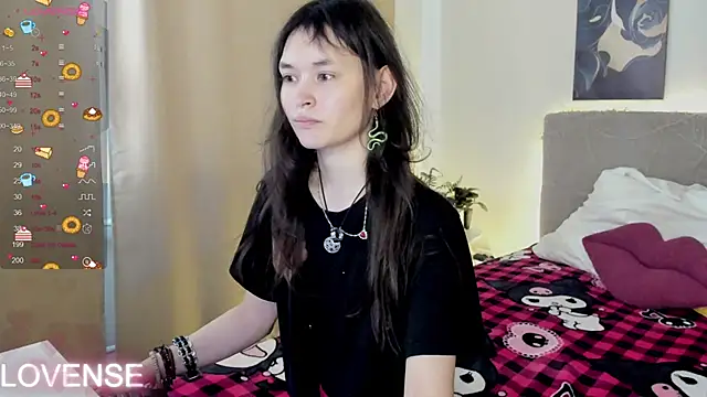 Emily Strikeee online show from February 23, 3:59 am