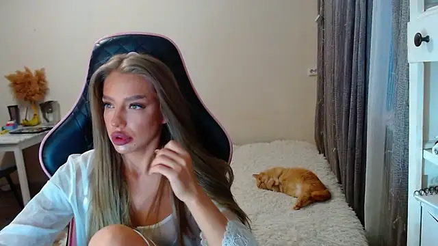 lonely dreamm online show from January 4, 1:31 pm